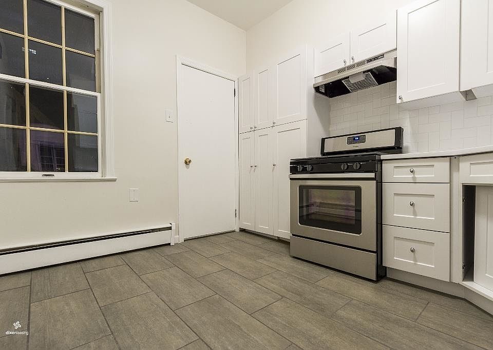 1st image of 154 W 29th St #2