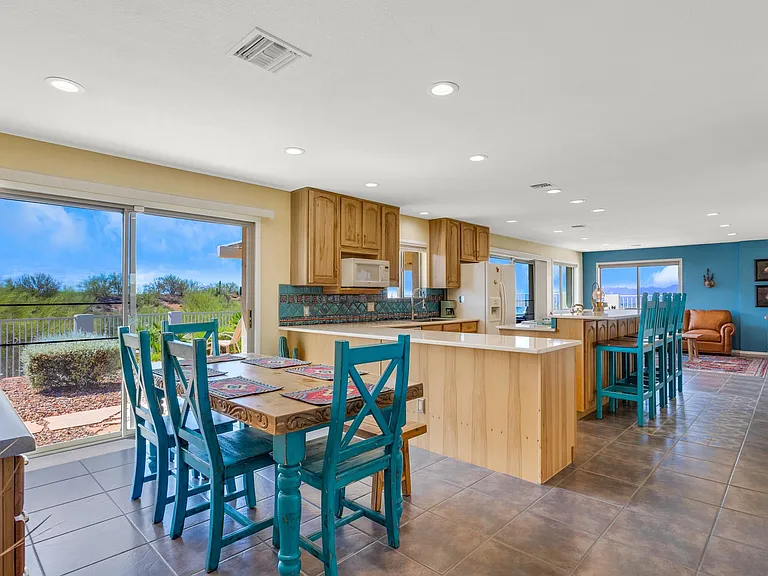 10380 N Hacienda Hermosa Dr — Photo 23