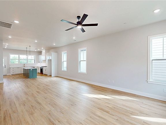 4th image of 2313 S 31st St