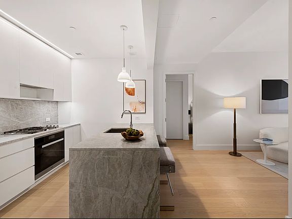 5th image of 15 W 61st St #6C