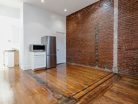 3rd image of 11 E 30th St #5FF