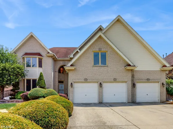 11 Carrington Ct, Hazel Crest, IL 60429