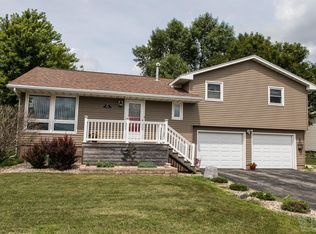 4646 N Shore Dr, Clear Lake, IA 50428
