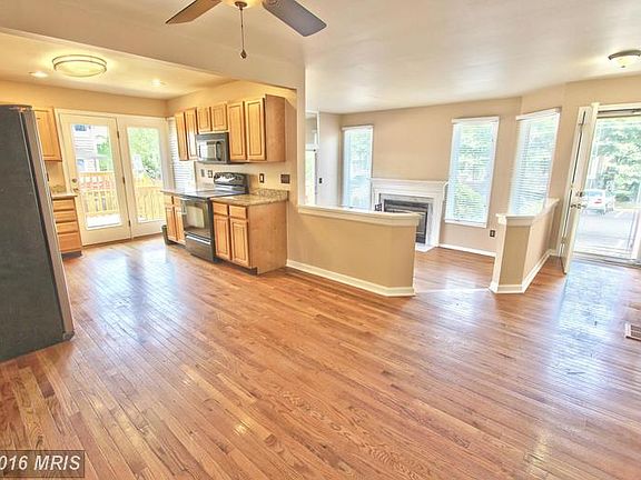 3rd image of 1047 Trevino Ln