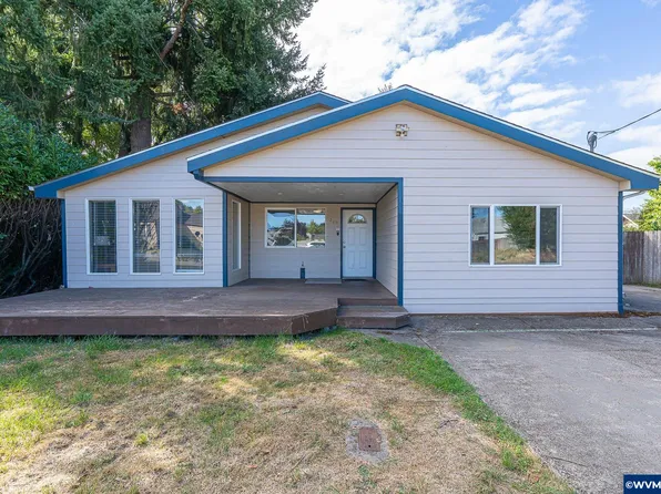 209 Sherman St, Amity, OR 97101