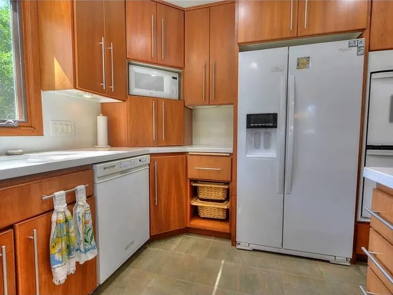 Kitchen and appliances