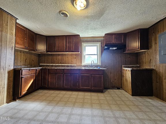 3rd image of 403 N Sellers St