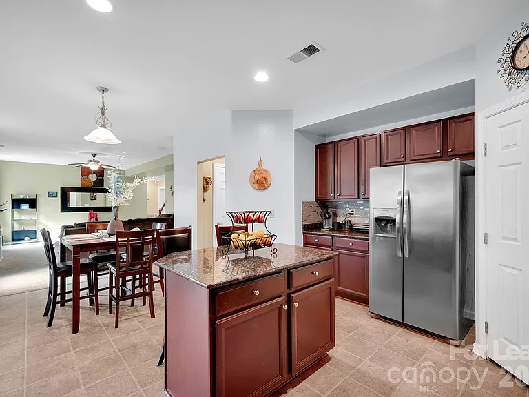 106 Ashton Dr — Photo 43