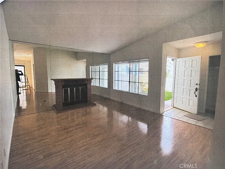 7-7 Flaxwood — Photo 2