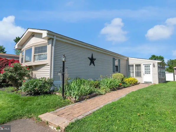 423 Running Brook Rd, North Wales, PA 19454