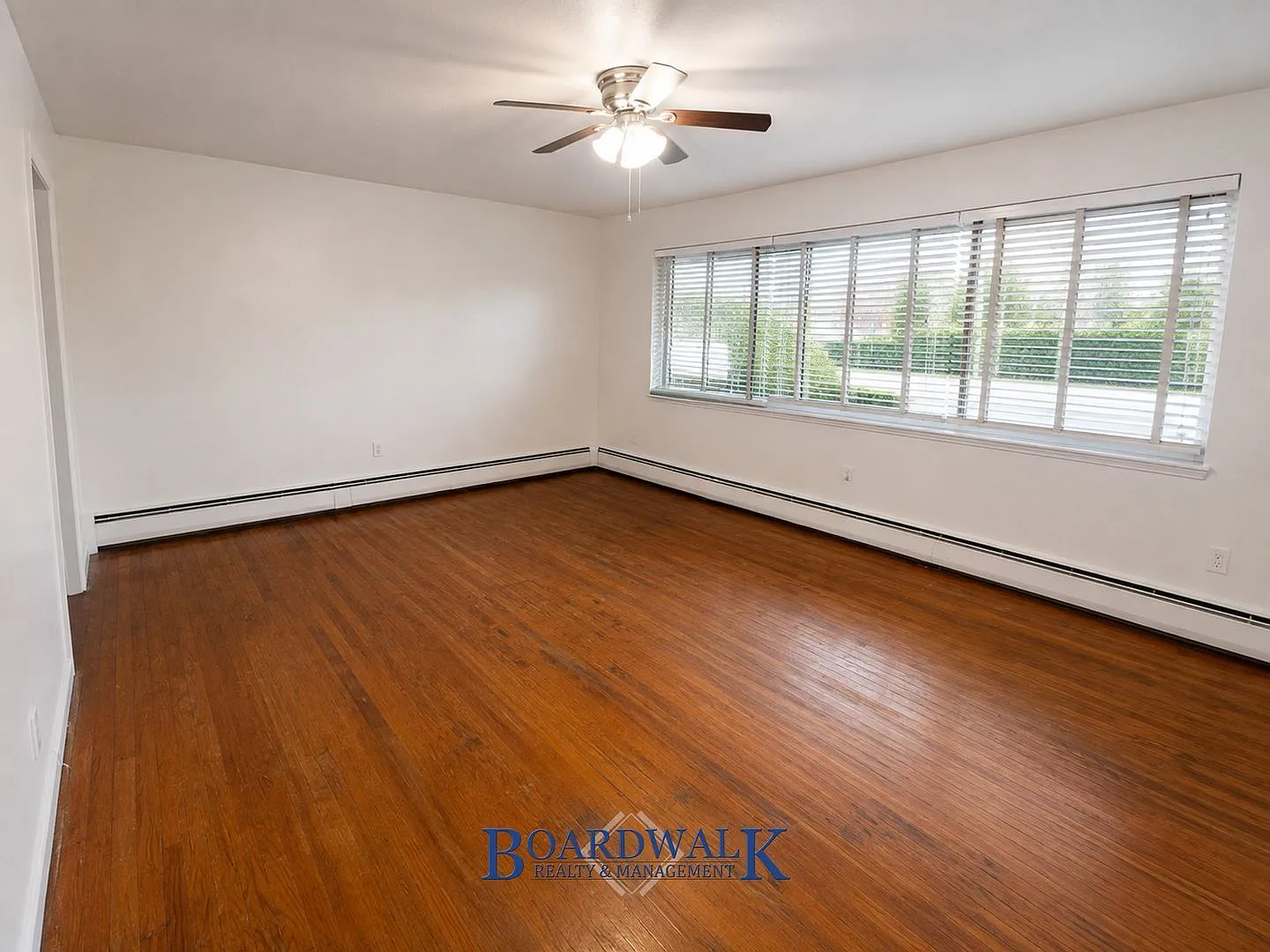 2 bed, 1.0 bath, 1200 sqft, $1,095 — Photo 3