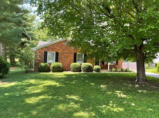 403 S Main St, Versailles, KY 40383