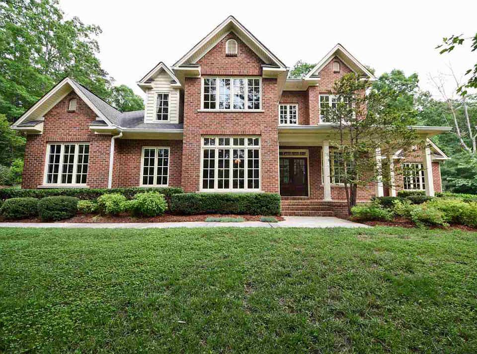 1st image of 402 Bridgewater Dr