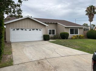 15403 Kinzie St, North Hills, CA 91343