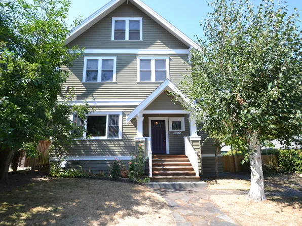 5849 McKinley Pl N, Seattle, WA 98103