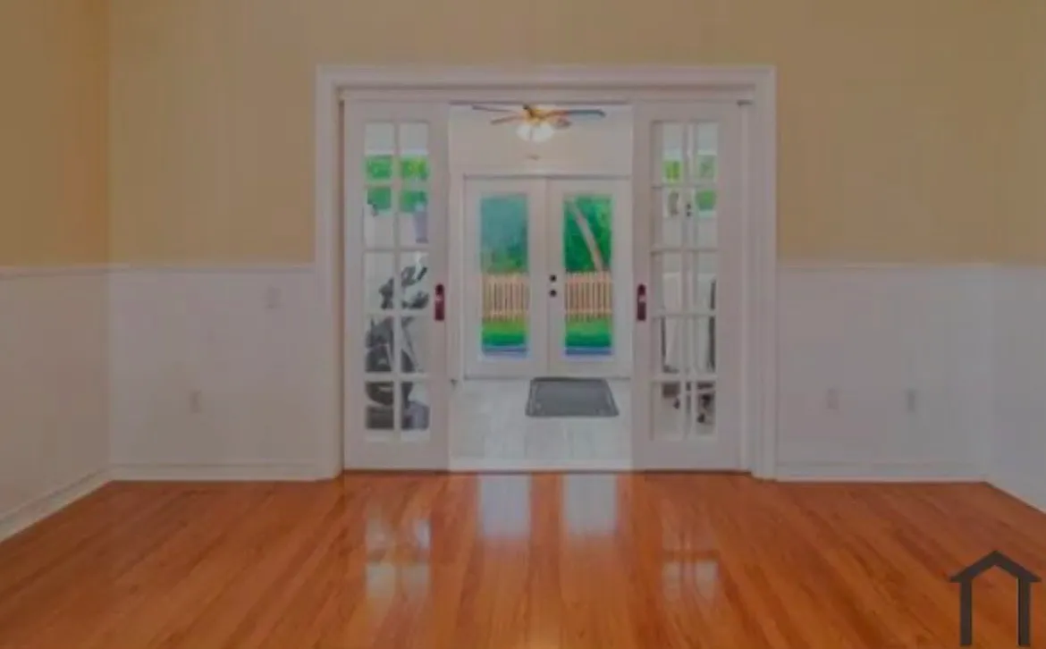 3 bed, 1900 sqft, $2,700 — Photo 1