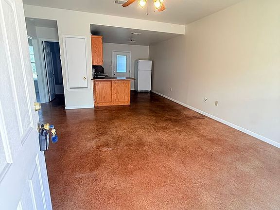 4th image of 813 E Avenue I APT B