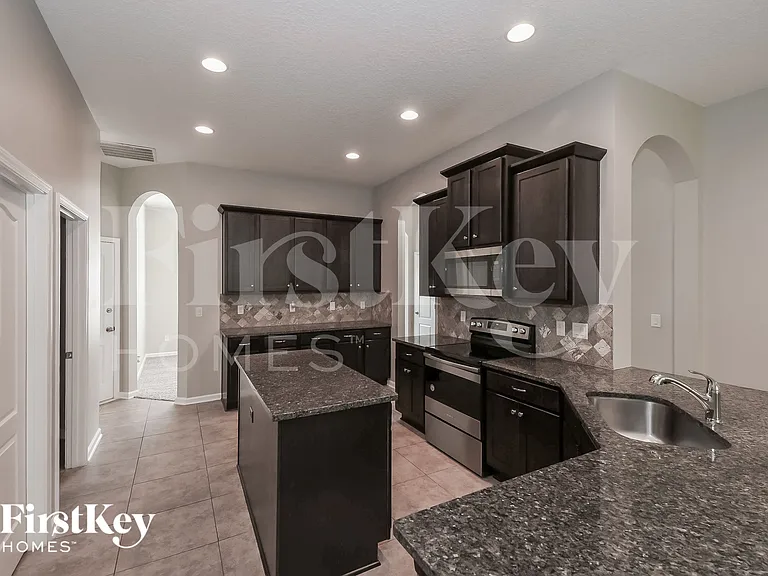 13737 Devan Lee Dr N — Photo 7