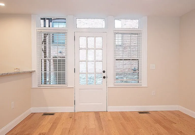 323 N Mulberry St #1 — Photo 8