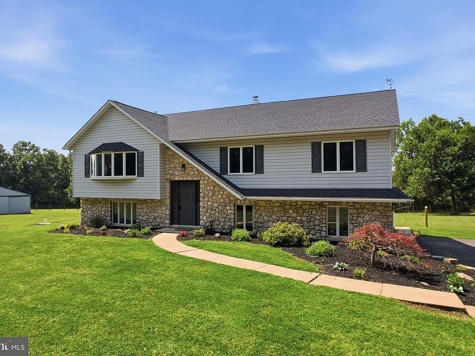 1st image of 803 Ridge Rd