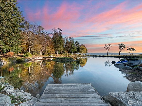 4th image of 4205 SW Point Robinson Road