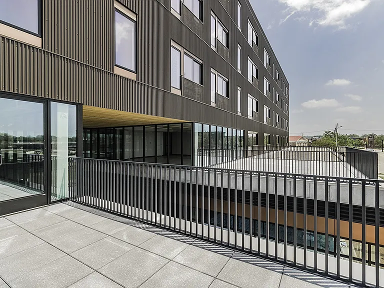 202 Railside — Photo 26