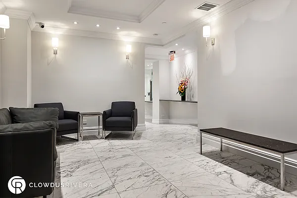 Sold by Cooper & Cooper Real Estate | media 18