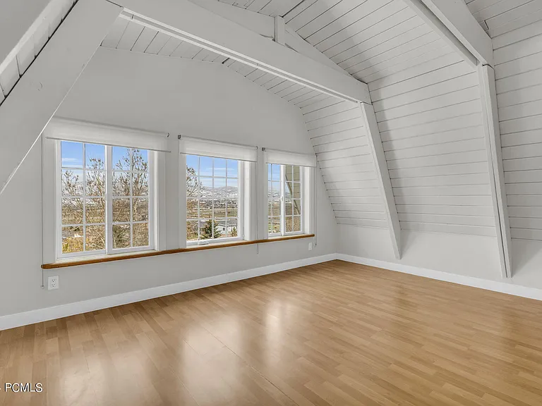 6381 Highland Dr — Photo 20