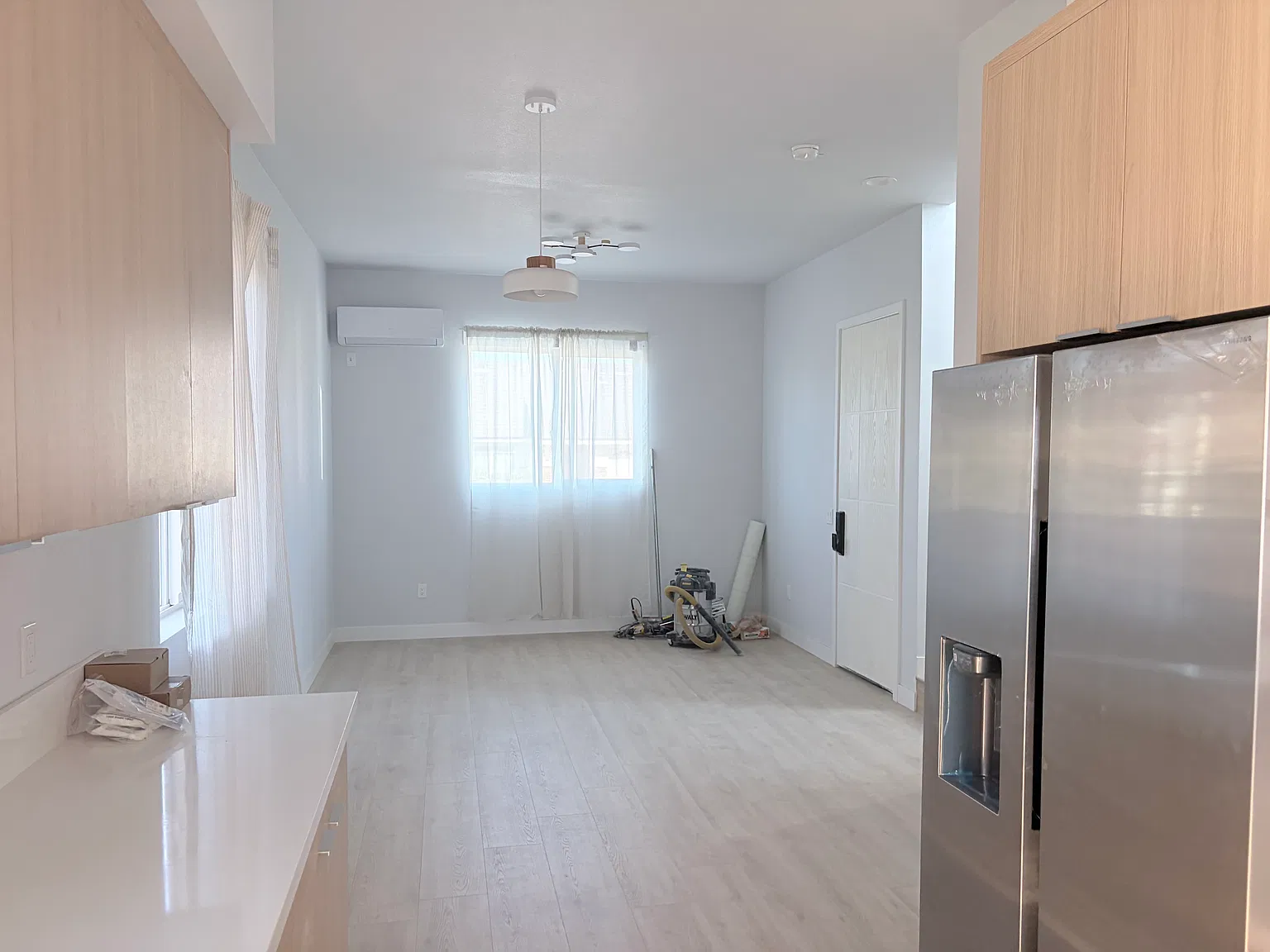 3 bed, 1400 sqft, $3,995 — Photo 4
