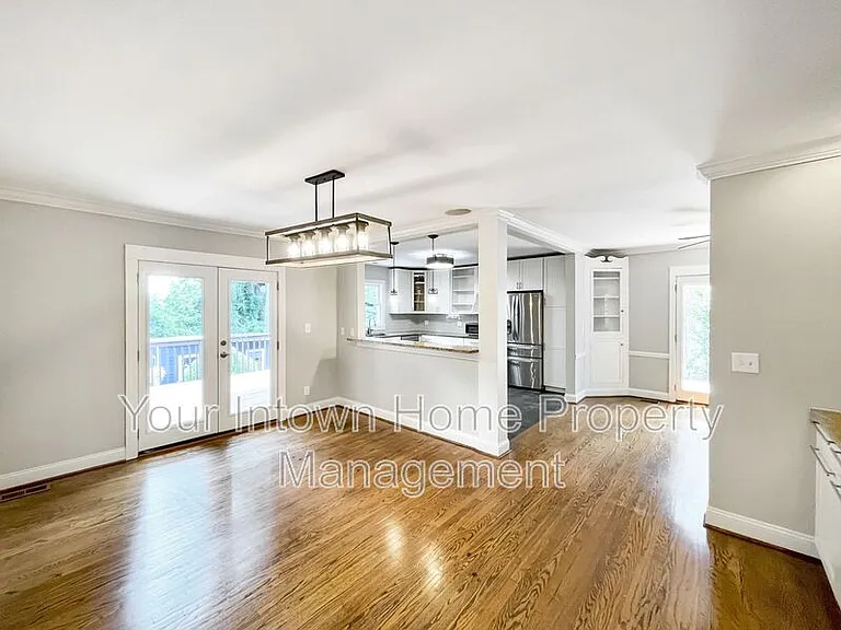2695 Sharondale Dr NE — Photo 16