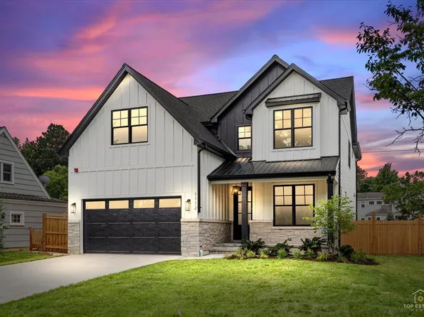 1112 Cedar Ln, Northbrook, IL 60062