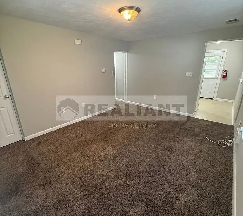 319 Bellevue Ext