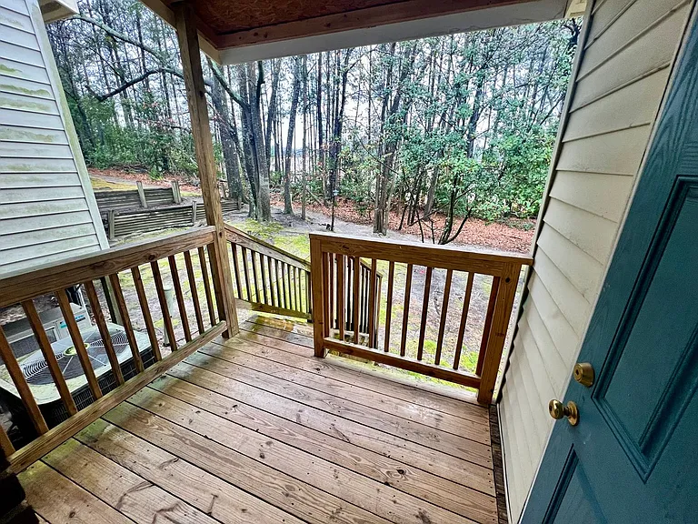 605 Picadilly Sq — Photo 17