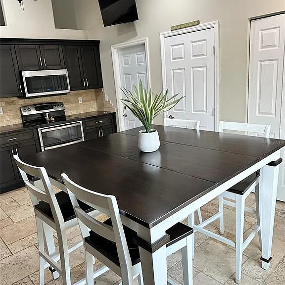 7 Lancaster Ln — Photo 6