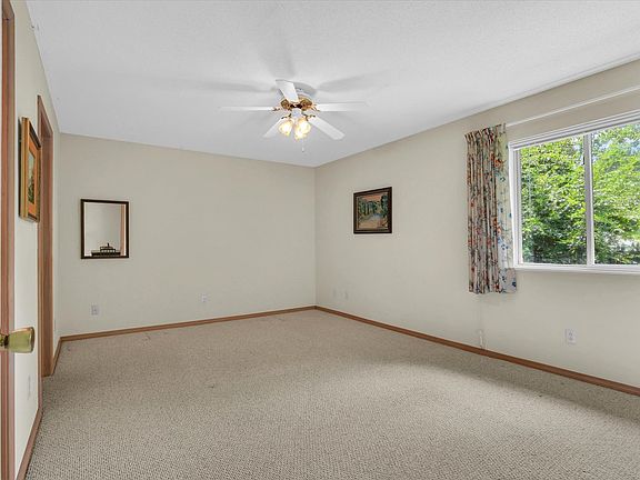5th image of 1801 Glenwood Oaks Ct APT A