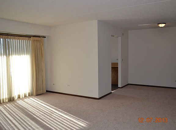 5th image of 2217 Wharf Dr APT 301