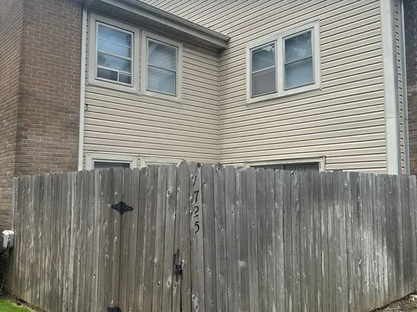 1725 Ridge Oak Pl, Memphis, TN 38120