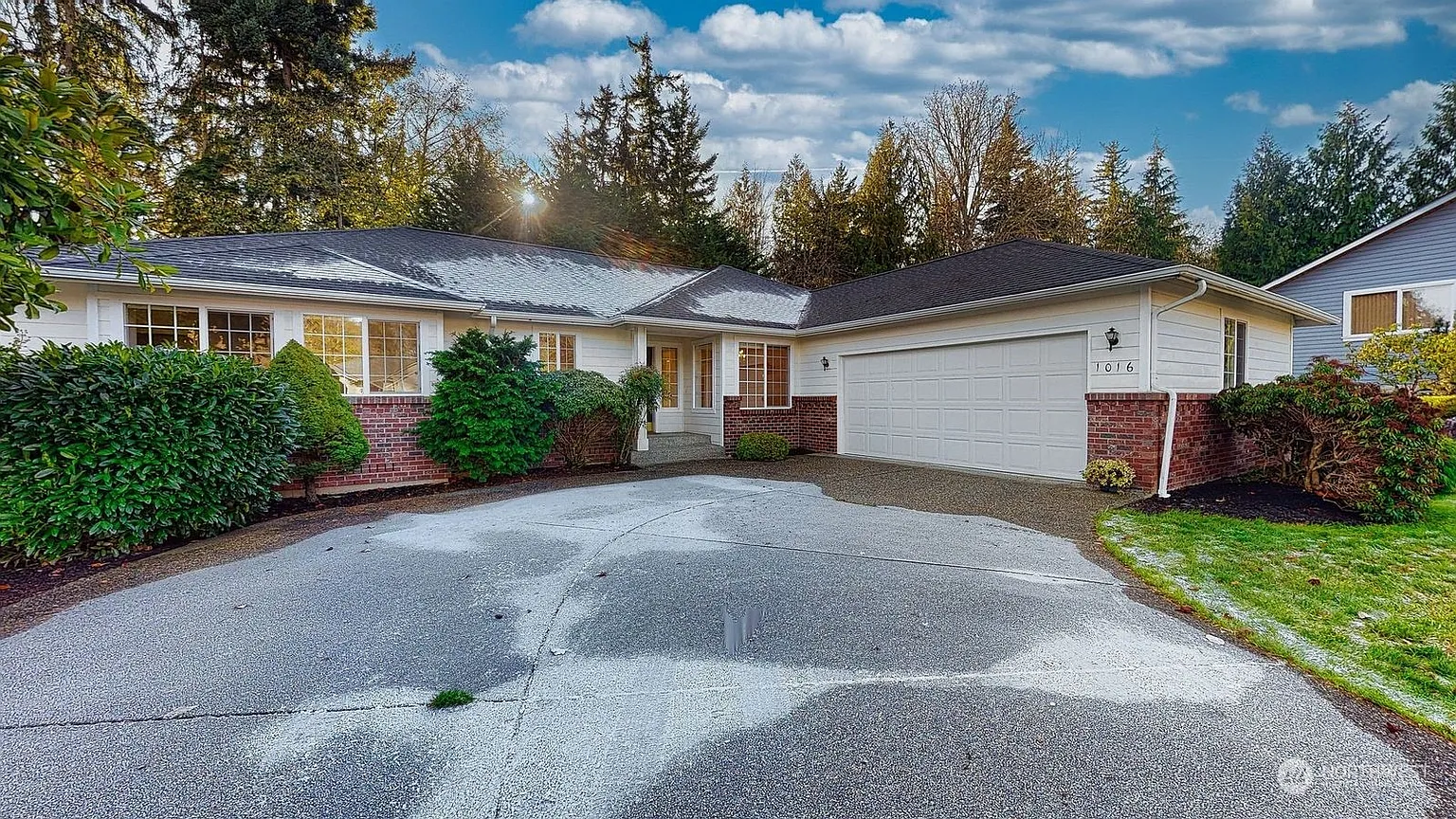 1016 Joanna Lane photo 1