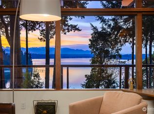 6522 NE Bayview Blvd, Bainbridge Island, WA 98110