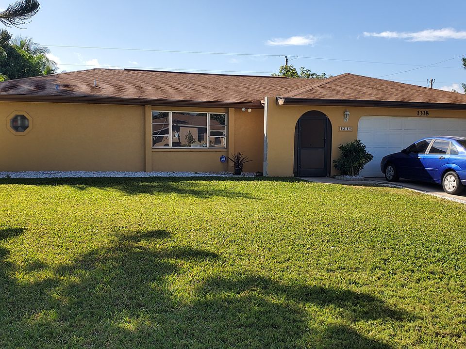1st image of 1318 SE 22nd St