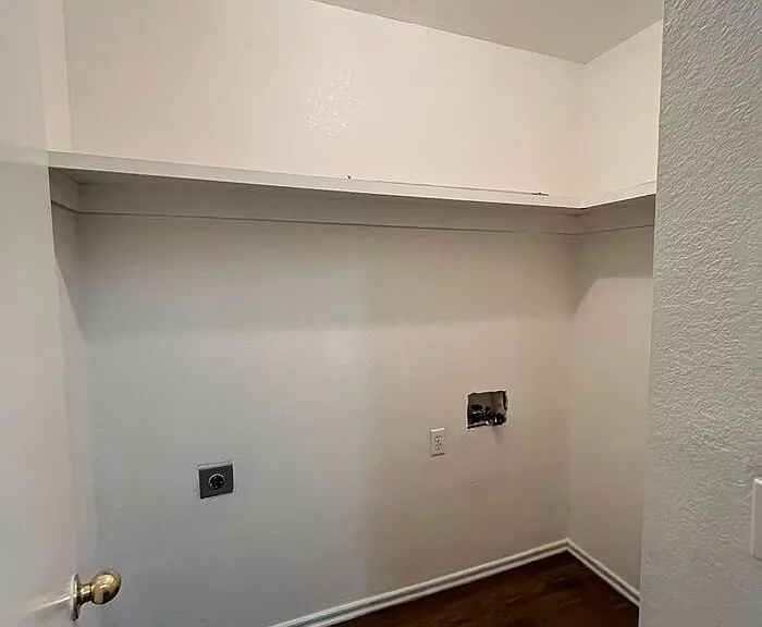3611 N Drexel Blvd — Photo 9
