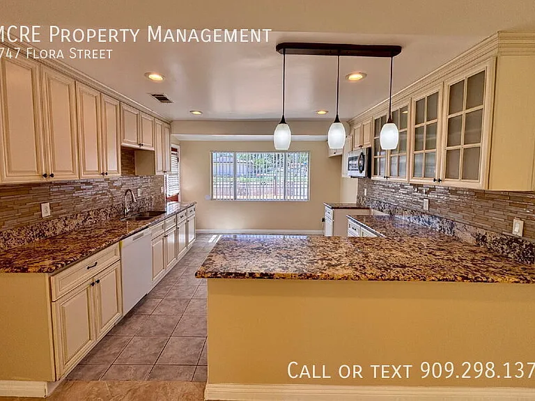 4747 Flora St — Photo 3