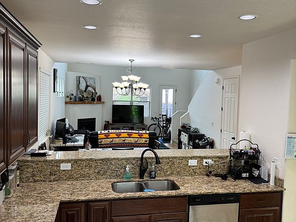 5th image of 2928 S Camel Dr