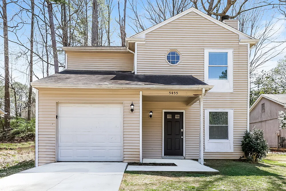 3 bed, 2.5 bath, 1194 sqft, $1,940 — Photo 1