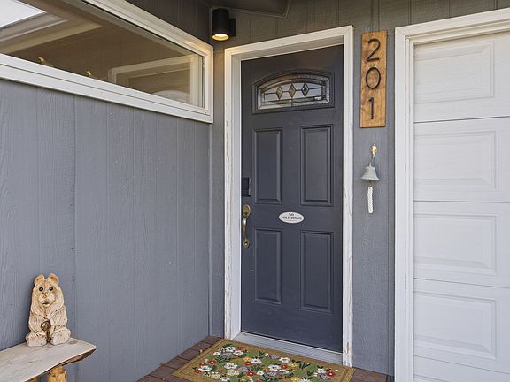 3rd image of 201 Tyler Way