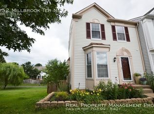 352 Millbrook Ter NE, Leesburg, VA 20176