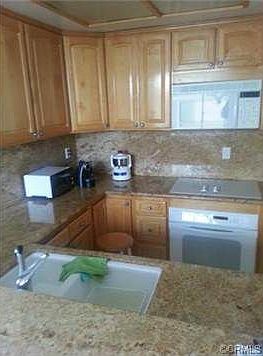 2nd image of 727 Esplanade Unit 101