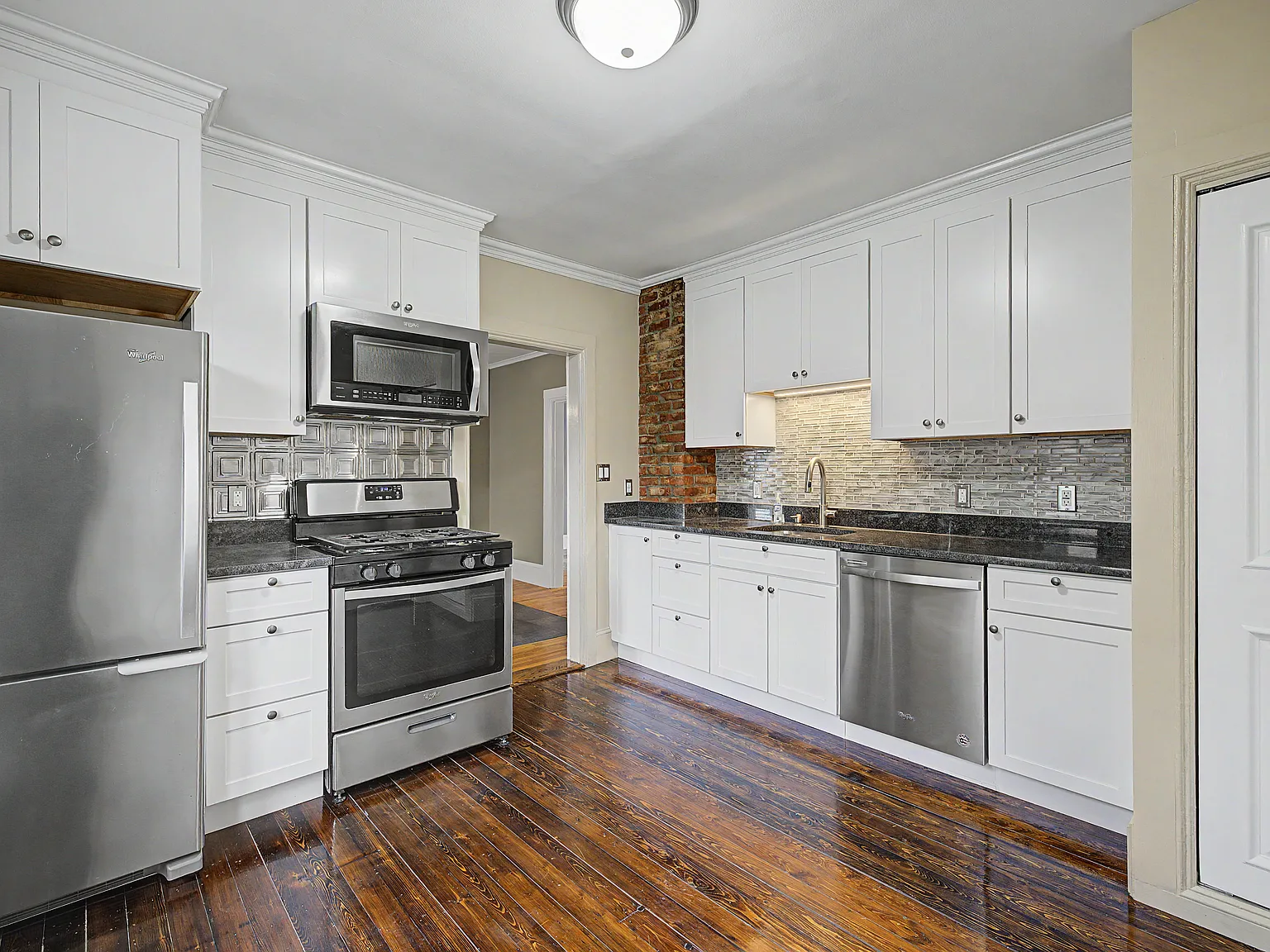2 bed, 1230 sqft, $1,600 — Photo 1