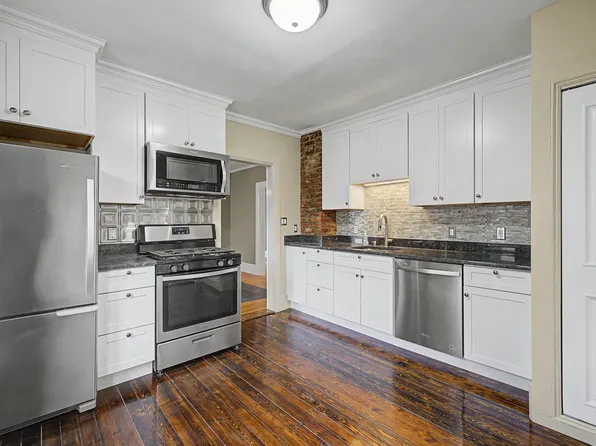 22 Oconnor Ave, Holyoke, MA 01040