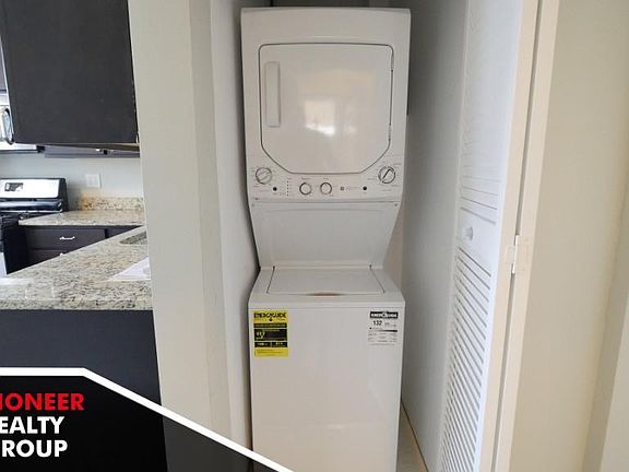 5th image of 2257 W Hirsch St #1W